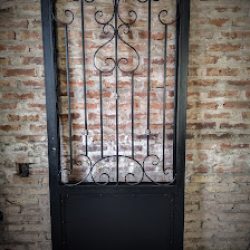 Negocio Herrería Y Soldaduras: [el Salón Del Hierro]