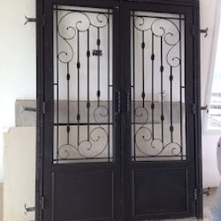Negocio Herrero. Herrería Artística Y De Obra